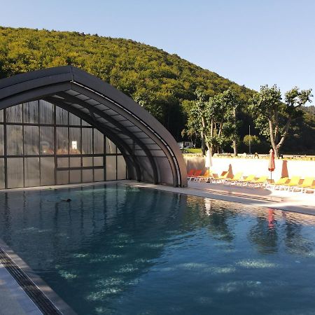 Camping Domaine Du Lac Chambon 뮈롤 외부 사진