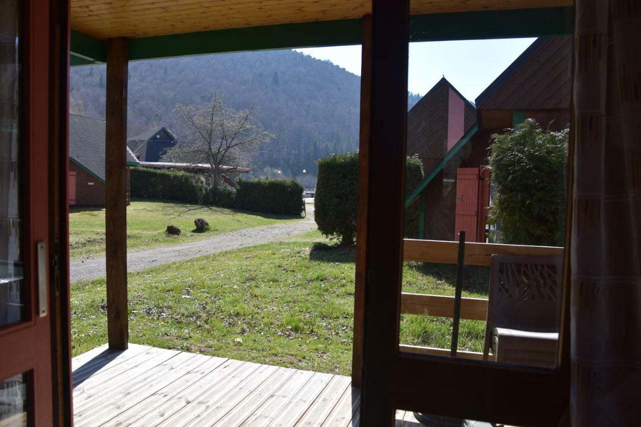 Camping Domaine Du Lac Chambon 뮈롤 외부 사진